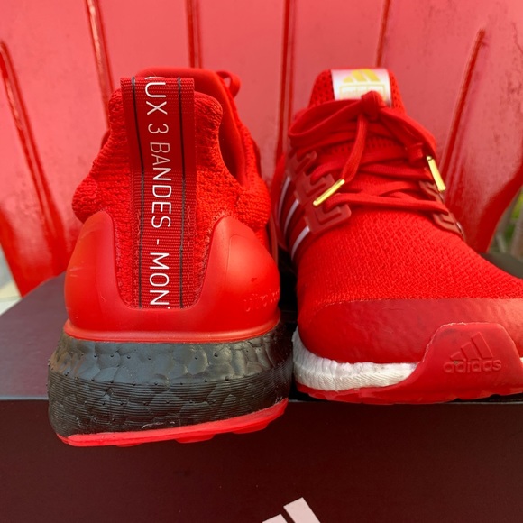 Adidas Ultra boost size 9.5 M - Picture 3 of 4